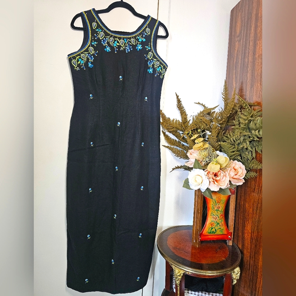 Vintage Linen Floral Embroidered Jessica Black Shift Style Midi Dress